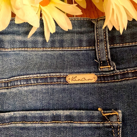 💕KanCan Frayed Denim Mini SKIRT Raw Hem; Women’s Size 30 Waist (13) - Picture 6 of 11